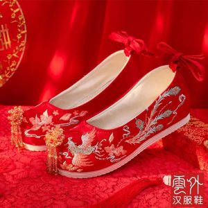 Wedding Shoes, Xiuhe Shoes, Flat bottomed bride's red Chinese wedding shoes, Embroidered with Accented Ethnic Style, Hanfu Shoes